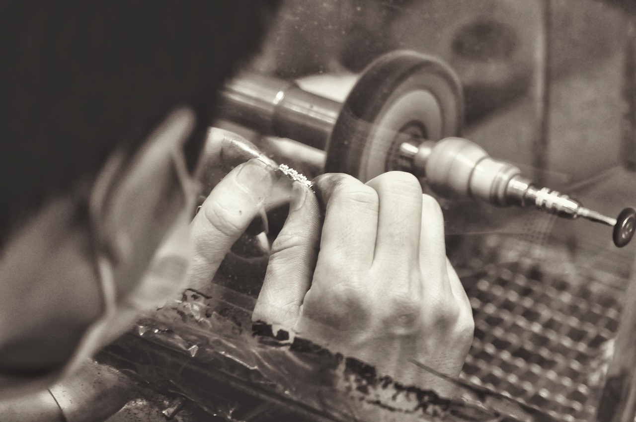 Jewel polishing /posts/rust_unit_testing_simplify_tests/header-image.jpg